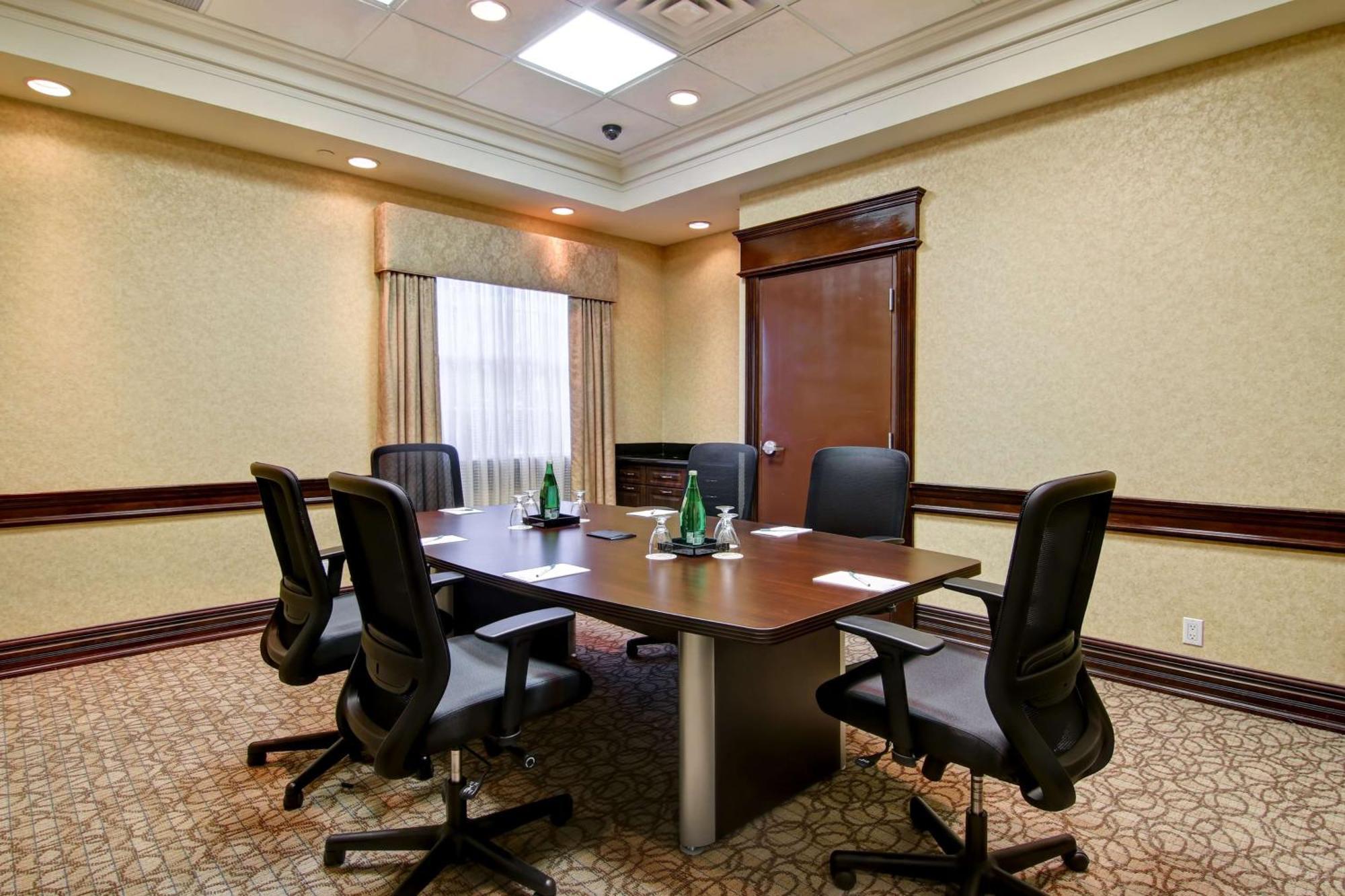 Homewood Suites By Hilton Burlington Extérieur photo
